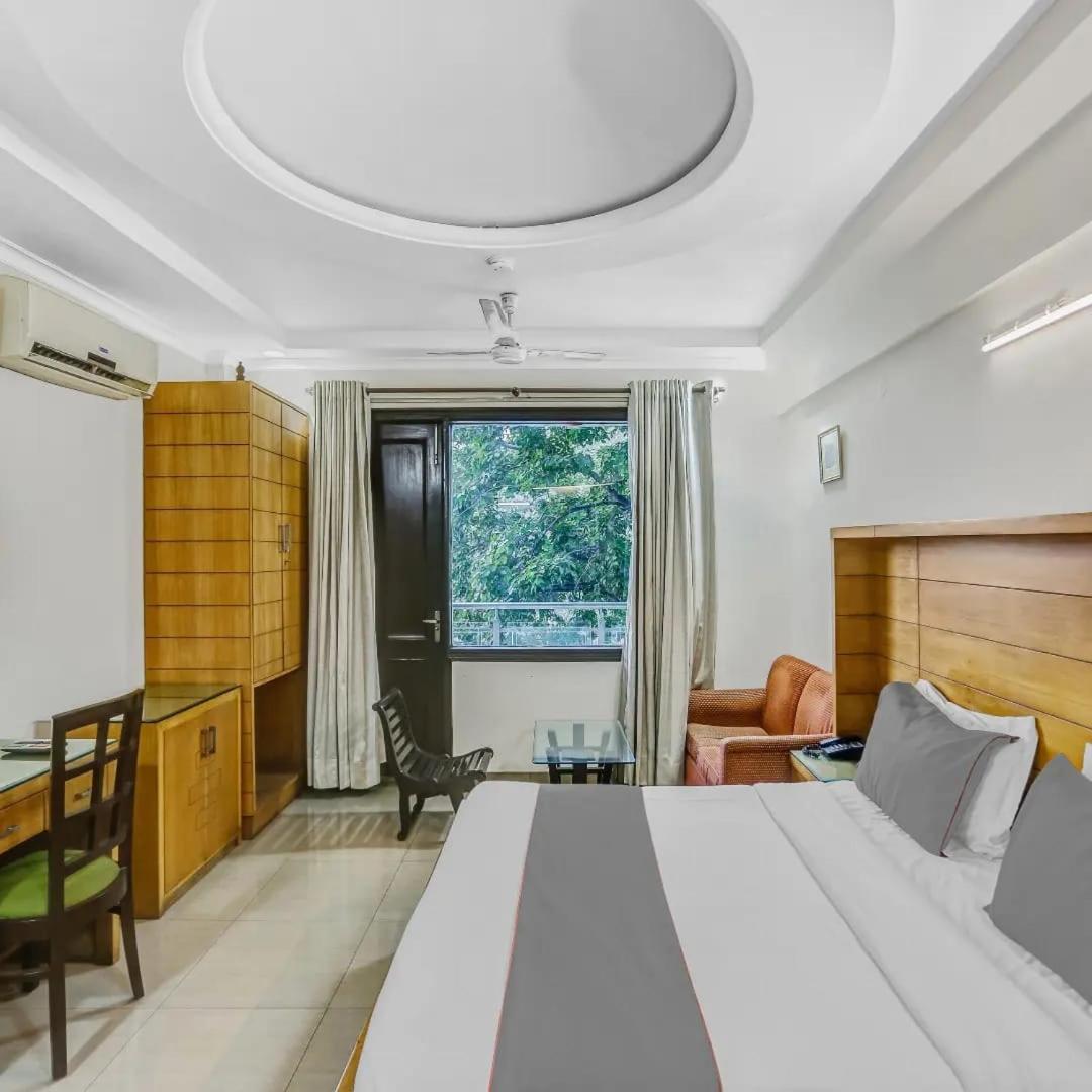 Hotel Signature Plaza à New Delhi Extérieur photo